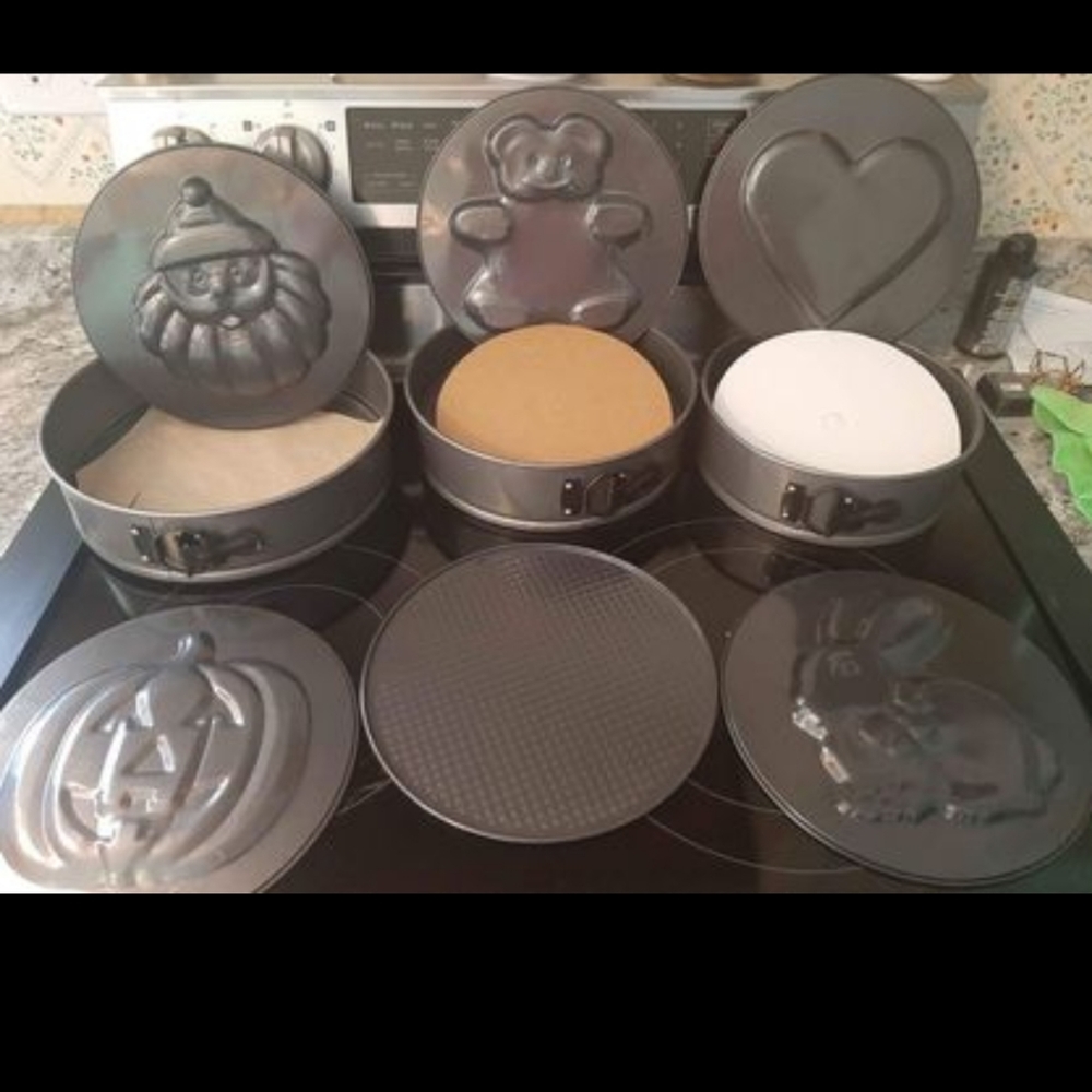 Cake Pans, Chocolate Melting Pot, Decorating Items